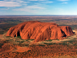 Изображение священной для аборигенов горы Улуру уберут из Google Street View