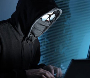 Юнака в інтернеті ошукали на 18 тисяч гривень, оформлюючи “безпечну доставку”