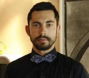 Бєдняков показав, як Росія "зомбує" мешканців Маріуполя пропагандою: "Возять машину з телевізором"