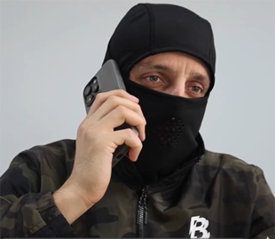 Пенсіонерці із Запоріжжя правоохоронці повернули 10 тисяч доларів, які вона втратила через шахраїв