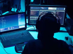 Поліцейські затримали 23-річного хакера, який продавав дані з чужих карток