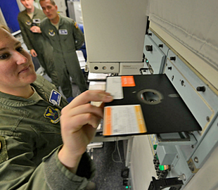 Американские военные перестали использовать дискеты для запуска ядерных ракет