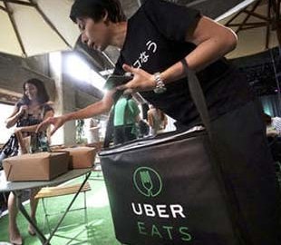 Uber придумал регулярные поборы за доставку еды