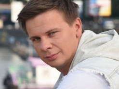 Мошенники от имени Дмитрия Комарова "раздают деньги": ведущий обратился в полицию