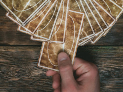 Гороскоп на 4 листопада за картами Таро для всіх знаків зодіаку