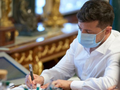 Зеленський розширив санкції проти Шарія та Гужви