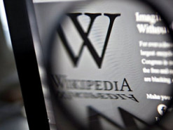 Помимо автономного Интернета в России хотят создать свою "Википедию"