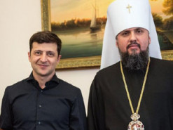 ПЦУ призывает оставаться дома на Пасху и смотреть литургию онлайн