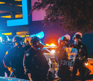 Школьник создал приложение, которое автоматически записывает разговоры с полицией