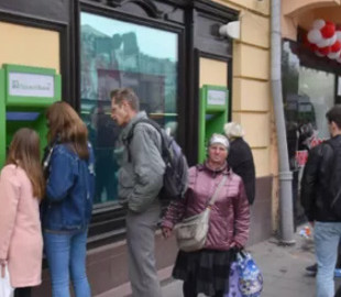 Шахраї відкрили полювання на клієнтів ПриватБанку – як не потрапити на гачок