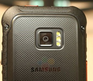 Новый защищенный смартфон Samsung показали на фотографии