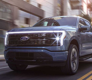 Компания Ford отправила электропикап F-150 Lightning в дополненную реальность