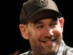 Семен Слєпаков висміяв Росію та ядерні погрози Путіна у новій пісні