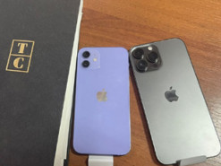 Всередині книжок львівські митники виявили контрабанду Iphone