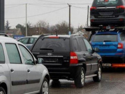 Інтернет-шахраї ошукали чоловіка на 156 тисяч гривень під час покупки авто