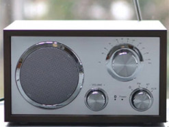 Окупанти нищать телекомунікації: як отримувати інформацію без інтернету та мобільного зв’язку