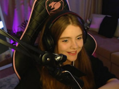 Дівчина-стрімер зібрала для ЗСУ 85 тисяч гривень