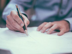 Онлайн-торговля и сфера обслуживания стали лидерами по нарушению «языкового закона»