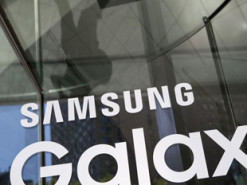 В Samsung придумали смартфон-книжку с прозрачной секцией
