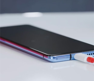 Чи шкідлива нічна зарядка смартфона — відповідь Apple і Samsung