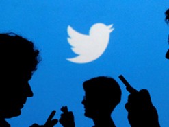 Одна нога или две? Блогер запутала пользователей Twitter своим селфи 