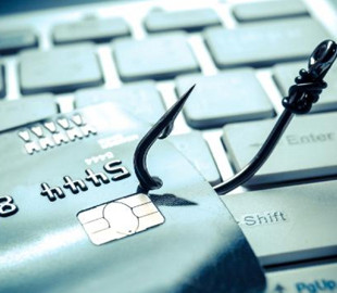 Интернет-мошенники украли деньги с карты доверчивого мужчины
