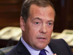 "Шахова гра зі смертю": Дмитро Медведєв пригрозив людству судним днем