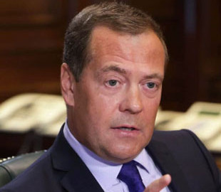 "Шахова гра зі смертю": Дмитро Медведєв пригрозив людству судним днем