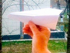 Россияне запустили тысячи самолетиков в поддержку Telegram