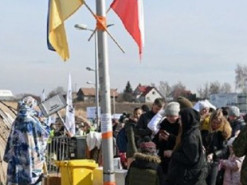 Більша частина поляків позитивно ставиться до тривалого перебування українців - опитування