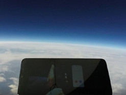 Китайский смартфон пережил падение с высоты более 30 000 метров