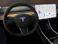 Электромобиль Tesla сам поймал вора