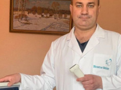 Оперував під ліхтариком телефону: як судинний хірург рятував поранених під артобстрілами у Чернігові