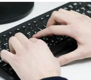 Красные глаза и невнимательность - медик назвала симптомы интернет-зависимости детей