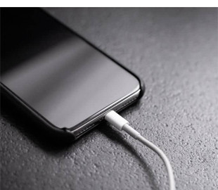 Відомо, чи справді ефективна оптимізована нічна зарядка на смартфонах