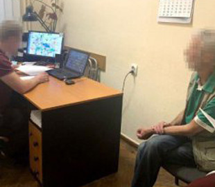 Возвеличував окупантів і захищав пропагандистів Путіна: пов'язали фаната "русского мира"