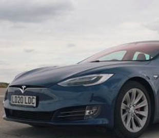 Tesla Model S и Porsche Taycan Turbo S: кто кого