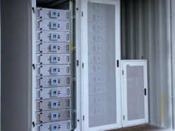 В США разработали аккумуляторы из пластика: дешевле и безопаснее литиевых