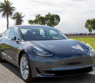 Новая версия ПО для электрокаров Tesla отключает некоторые дополнительные функции, которые стоят несколько тысяч долларов