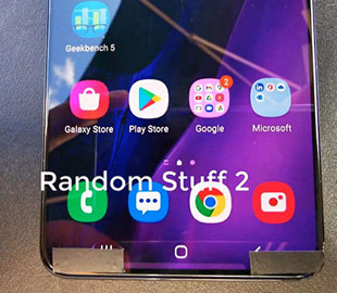 Опубликовано первое видео включенного Samsung Galaxy S21+