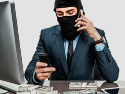 Псевдоработник банка обманул женщину на 38 тысяч гривен