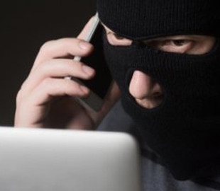 Інтернет-шахраї виманили у жінки 106 тисяч гривень