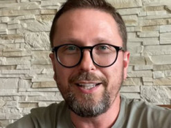 Часть сайтов Шария обслуживает провайдер, дающий хостинг инфовойскам РФ – СМИ