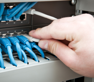 New York Times: рф взяла під контроль інтернет у Херсонській області, наставляючи зброю до голови