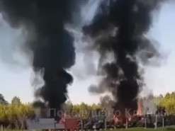 В Брянской области, по свидетельствам местных жителей, сгорела воинская часть