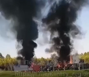 В Брянской области, по свидетельствам местных жителей, сгорела воинская часть