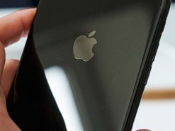 Чоловіку заплатили за дорогий “iPhone” підробленими доларами