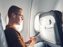В Украине теперь можно пользоваться мобильной связью в самолетах