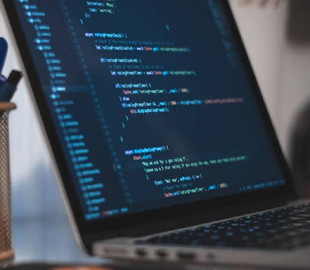 Для учасників бойових дій у Києві організовують курси з IT