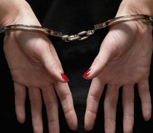 Під виглядом волонтерки жінка ошукувала жителів Запорізького регіону